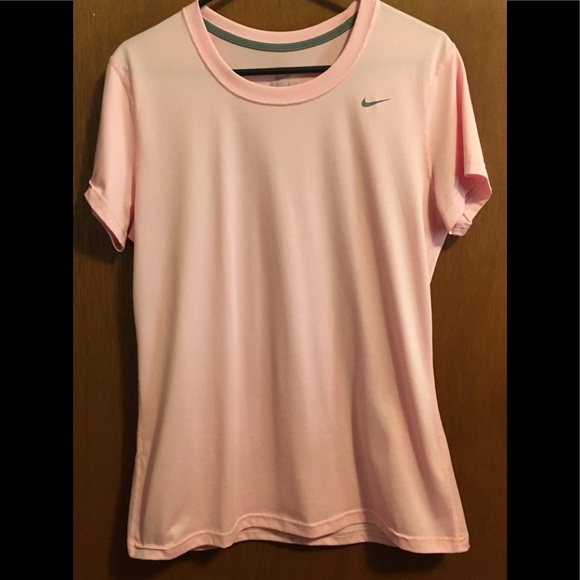 baby pink nike top